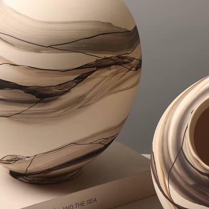 Ebon Vein Marbled Vase